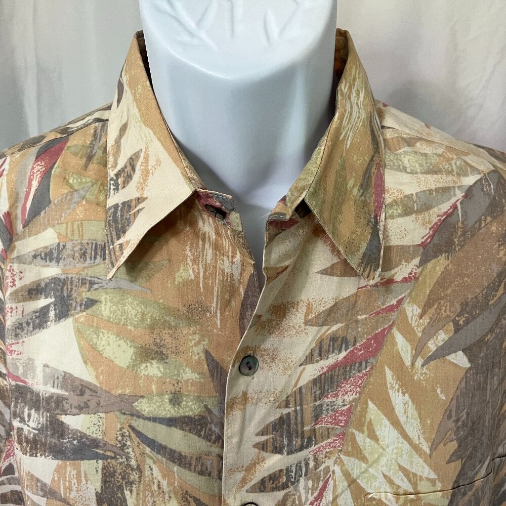 🌺 Tori Richard Men’s Short Sleeve Shirt Tan Pink Gray Print M EUC 🧵